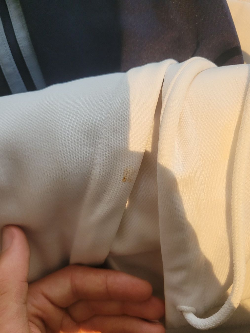 Nike Lotti di vestiti: Ab 5 CHF Adidas und Nike Pullover – Usato da Dübendorf venduto da Saturnin35 4