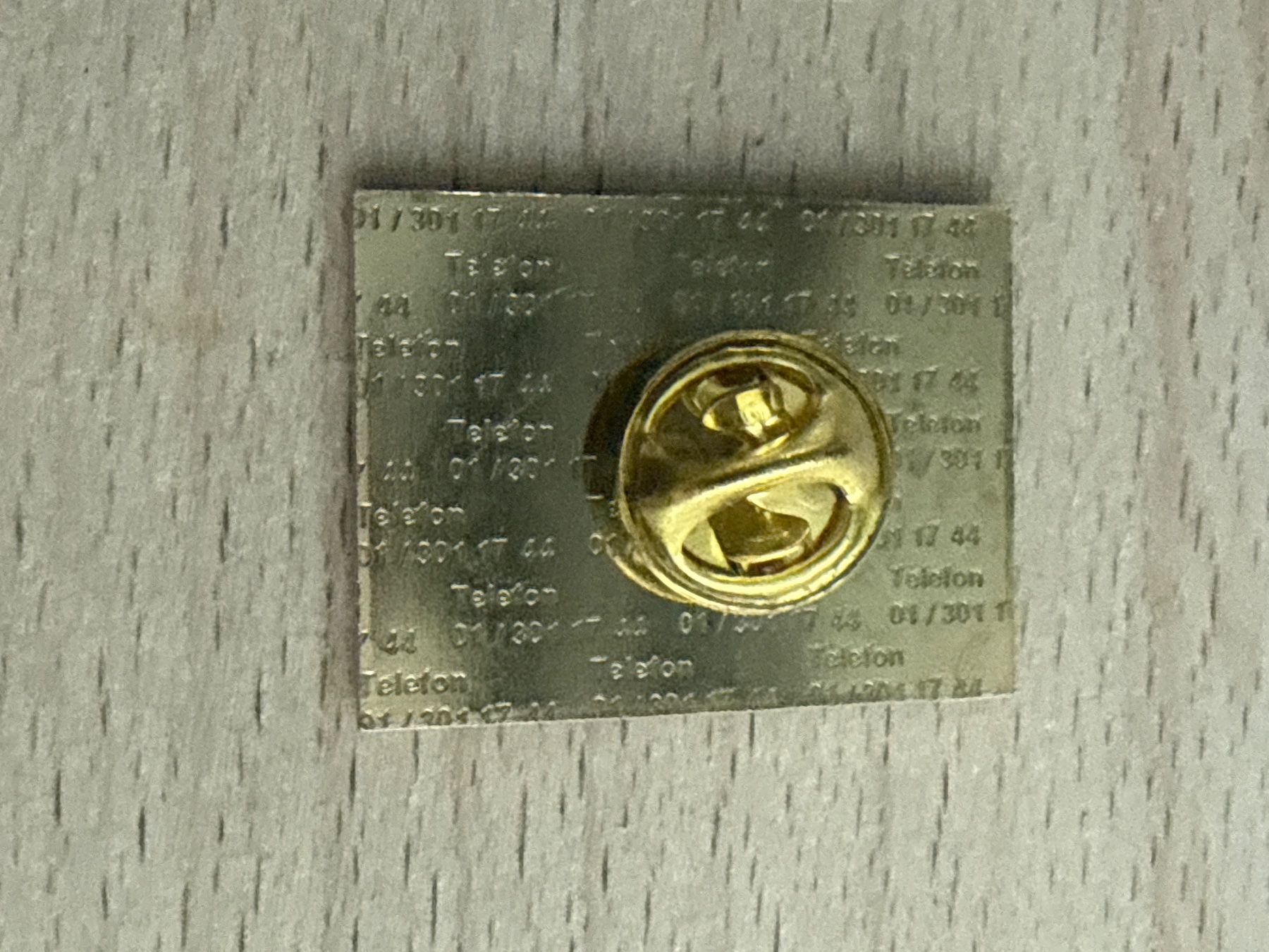 Placchette & Badge: Pin  EFTY Luftbefeuchter – Usato da Glattbrugg venduto da Schweigmatt 1