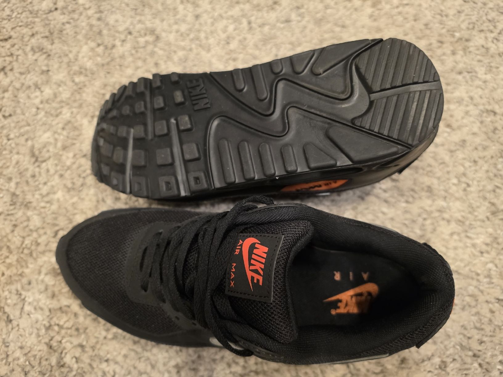 Nike Herrenschuhe: Nike Air Max der Grösse 44 – Gebraucht aus Embrach von Flyroebi 2