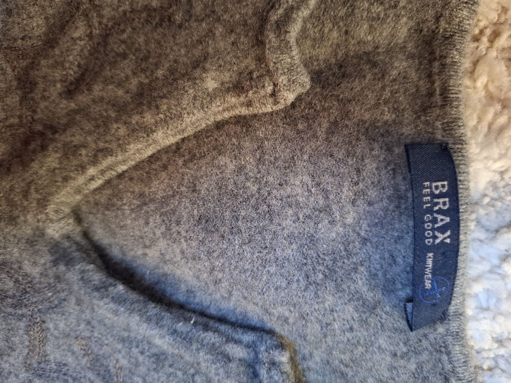 Maglioni & Felpe: XS S Damen pullover Grau 100 % Lammwolle winter busines 2000 – Usato da Vinelz venduto da sonnenmond77 4