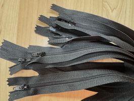 Reissverschlüsse 10 Stk  30cm schwarz neu    top Qualität