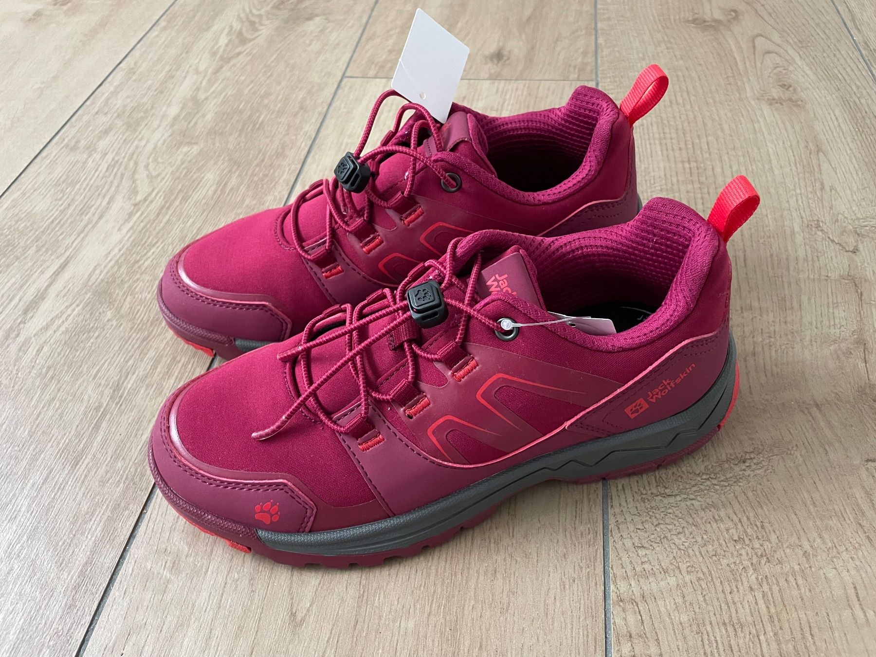 Jack Wolfskin Schuhe für Mädchen: Trekkingschuhe von Jack Wolfskin Gr. 36 NEU – Neu (gemäss Beschreibung) aus Waltenschwil von hansnine