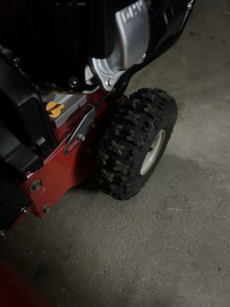 Mtd Alle Maschinen: MTD Schneefräse M56 - frisch ab Service – Gebraucht aus Schönenberg ZH von Bosh 2