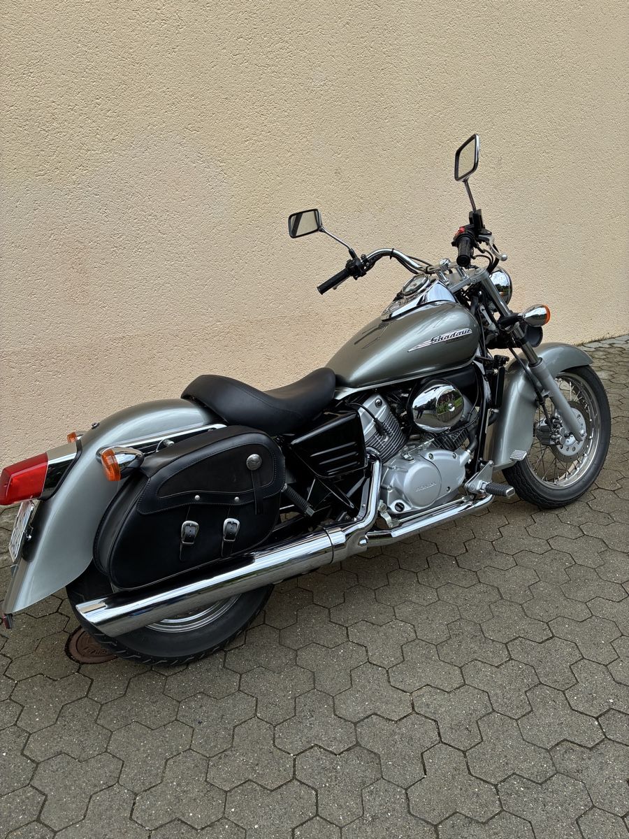 Honda Chopper: Honda VT 125 C Shadow – Usato da Uetikon am SEE venduto da 110tiger 1