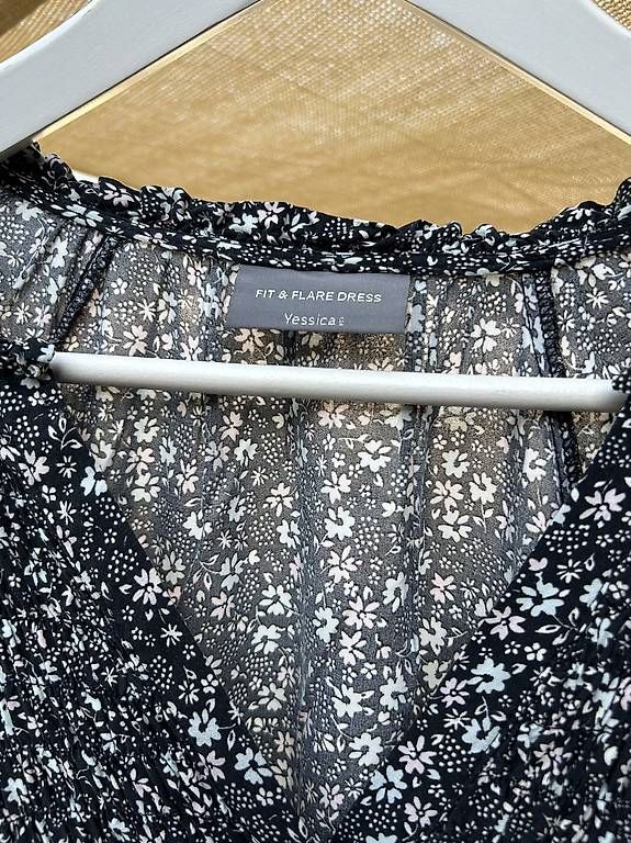 Robes: Robe manche longues légère  – D'occasion à Belprahon par dzu_rf59 1