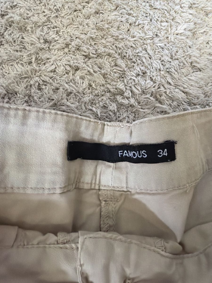 Pantaloni: Sommer Shorts FAMOUS. Gr. 34 – Usato da Oberrohrdorf venduto da Mariann79 1