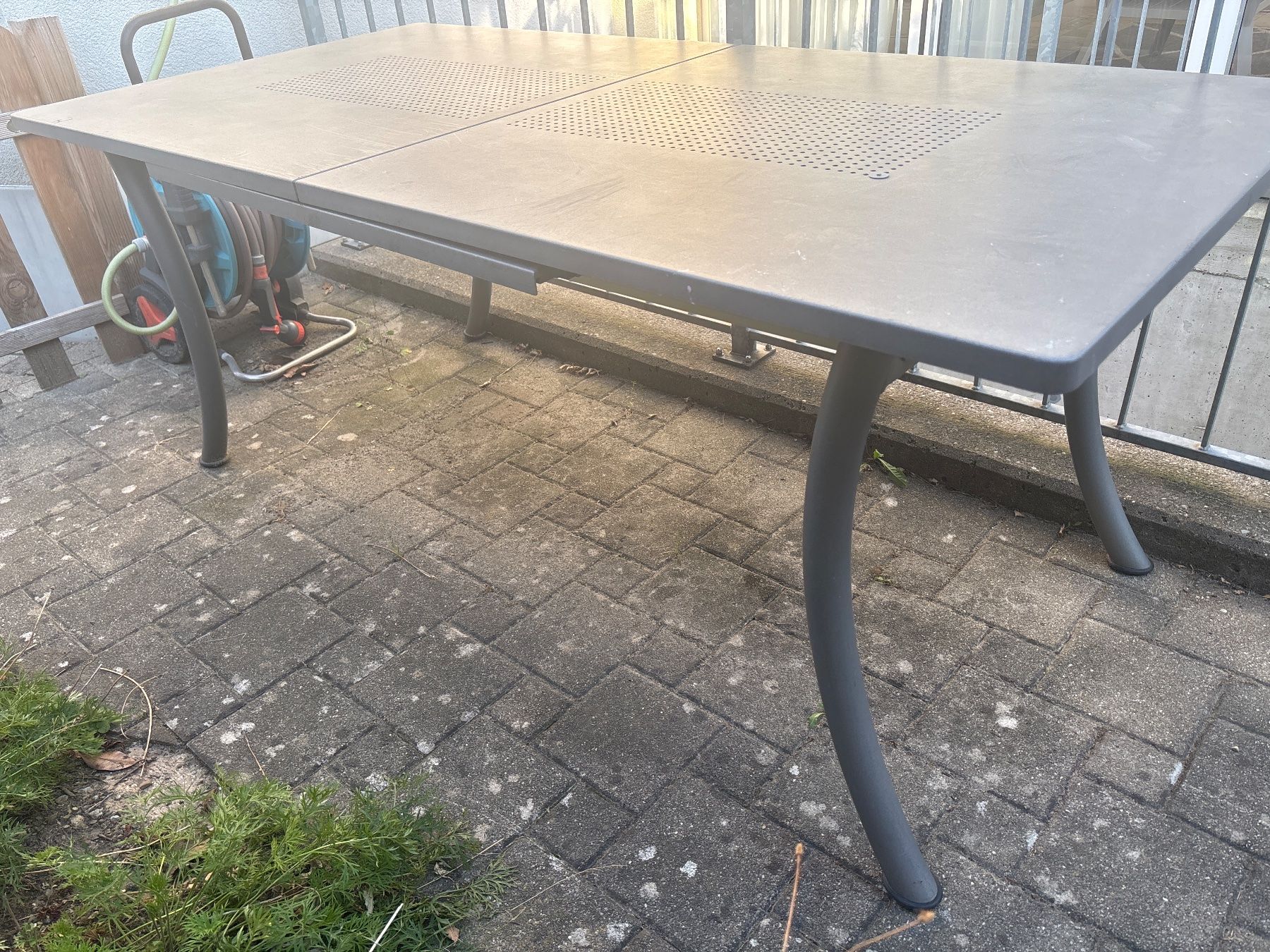 Tavoli: Gartentisch metall – Usato da Sursee venduto da Luzifer7 1
