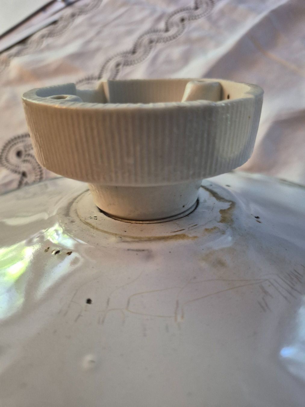 Lampade: lampe en métal émaillé ancienne – Usato da charmoille venduto da mir_my9f 1
