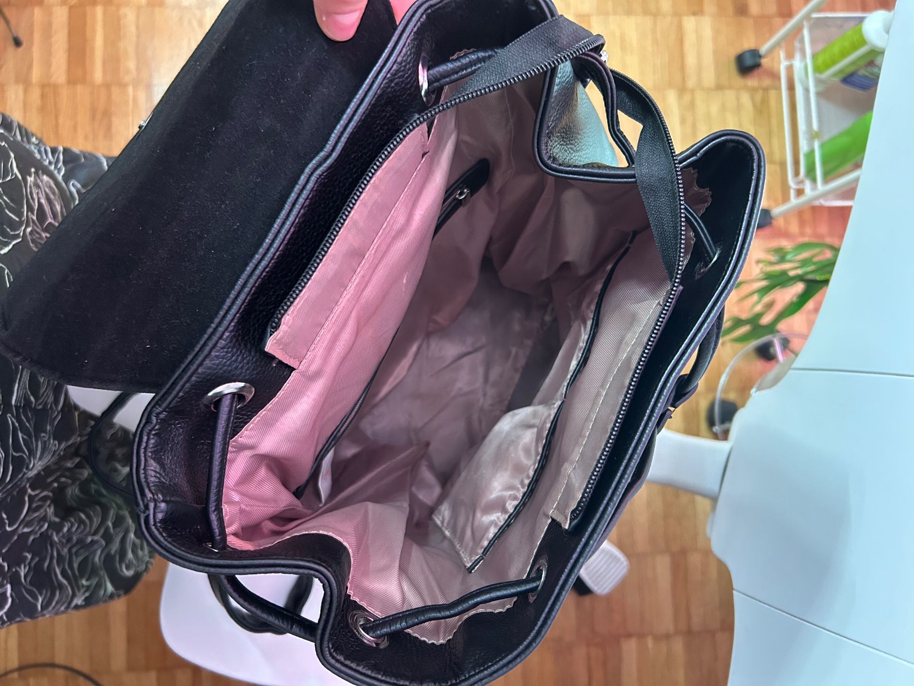 Zaini: Rucksack Kunstleder schwarz ungetragen – Nuovo (secondo la descrizione) da Zürich venduto da ale_lm9g 2
