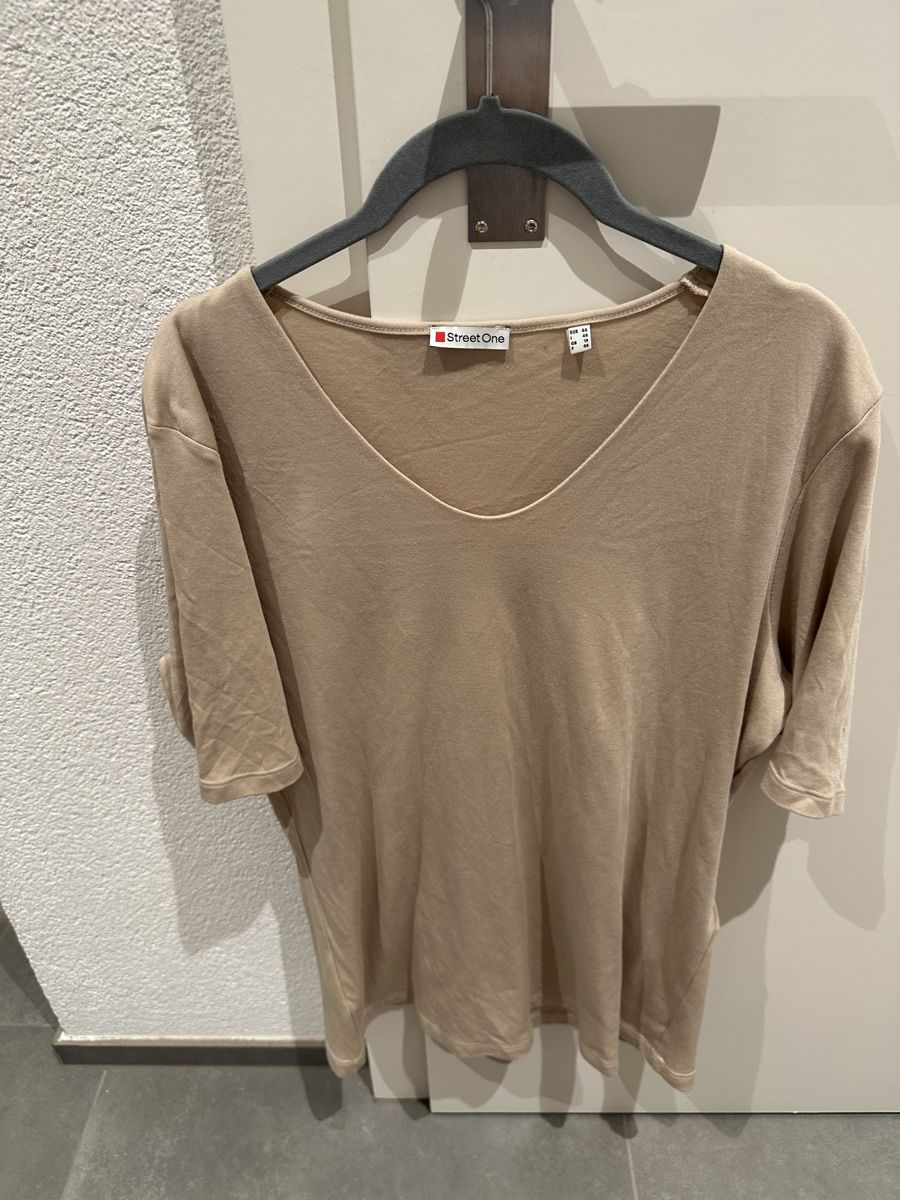 T-Shirts: Street One Shirt, Gr. 44, Beige – Neu (gemäss Beschreibung) aus Döttingen von zepelin60