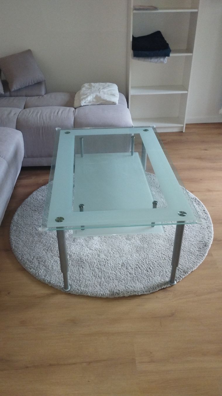 Tische: Couchtisch aus Glas – Gebraucht aus Schaffhausen von Jannicstrc 1