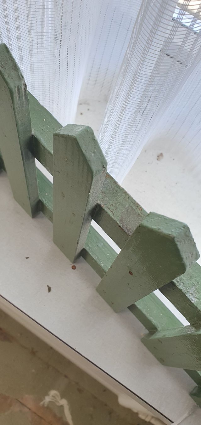 Tutte le decorazioni: Fensterbankabschluss – Usato da Bözberg venduto da markmcge 1