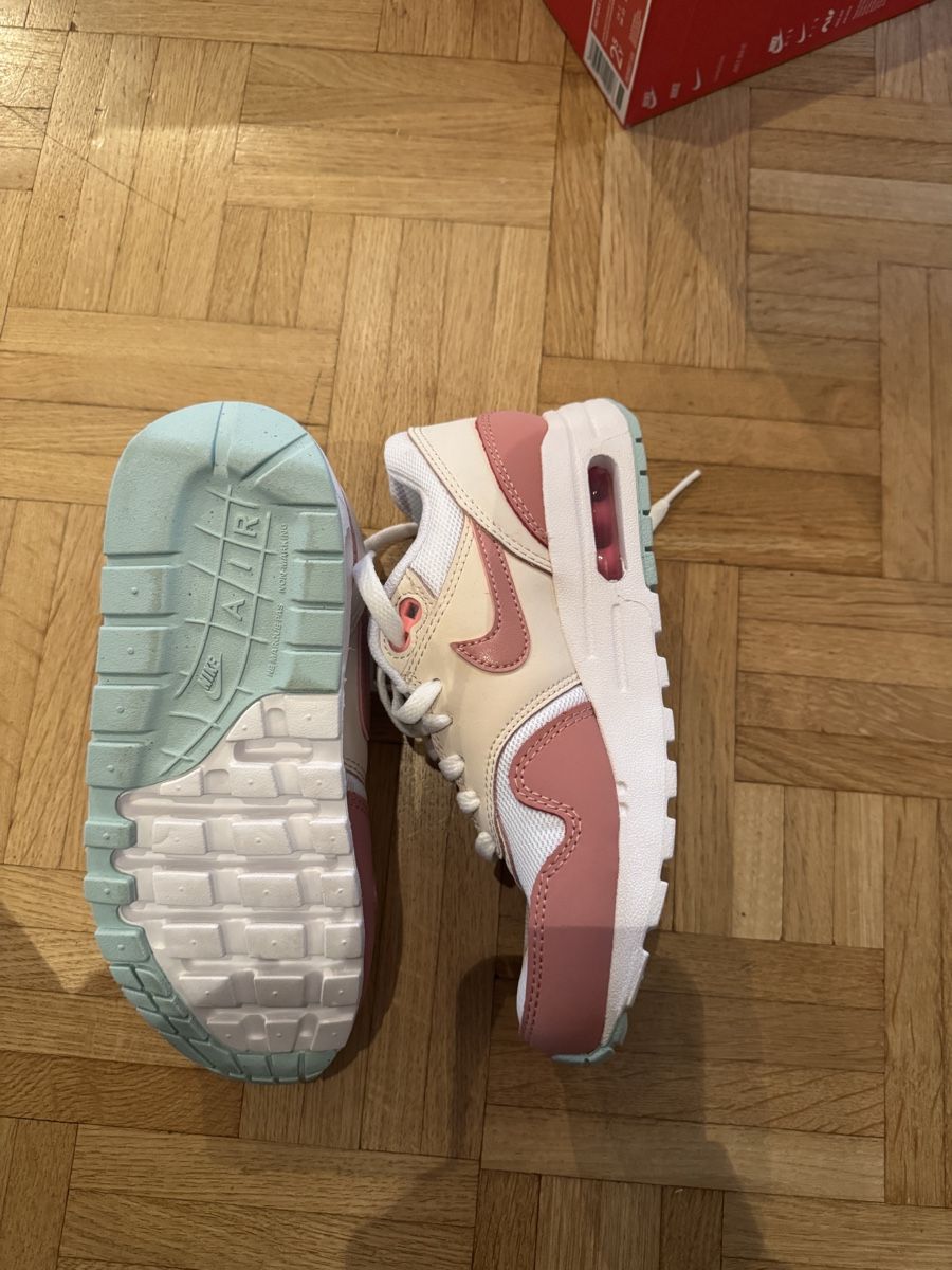 Nike Scarpe per ragazze: Nike Air Max 1, Grösse 34 – Nuovo e nell'imballaggio originale da Kleinandelfingen venduto da les_gb7w 1
