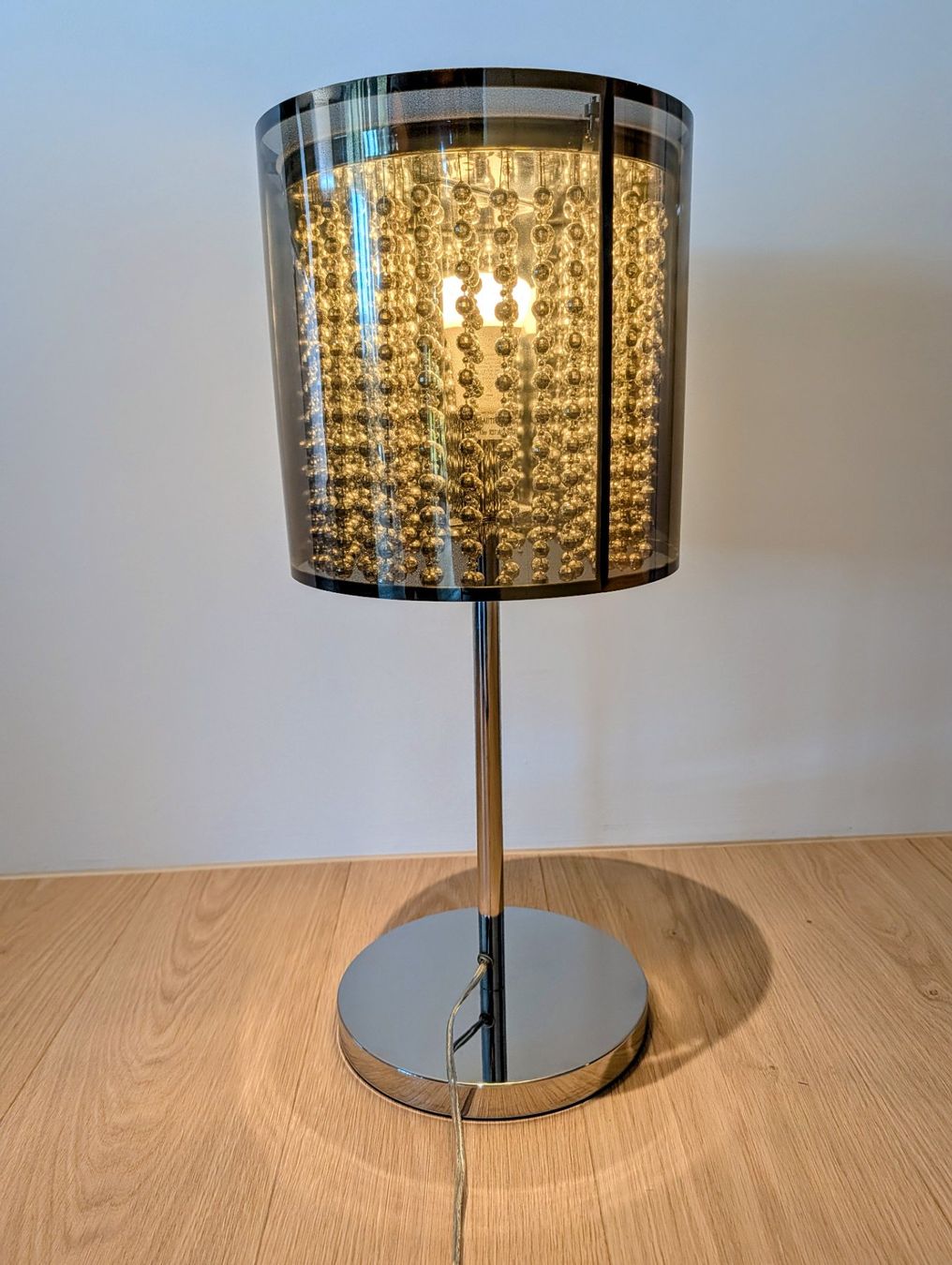 Lampade: Tischlampe Metall Chrom Perlenbehang – Usato da Buchs ZH venduto da Amigafreak