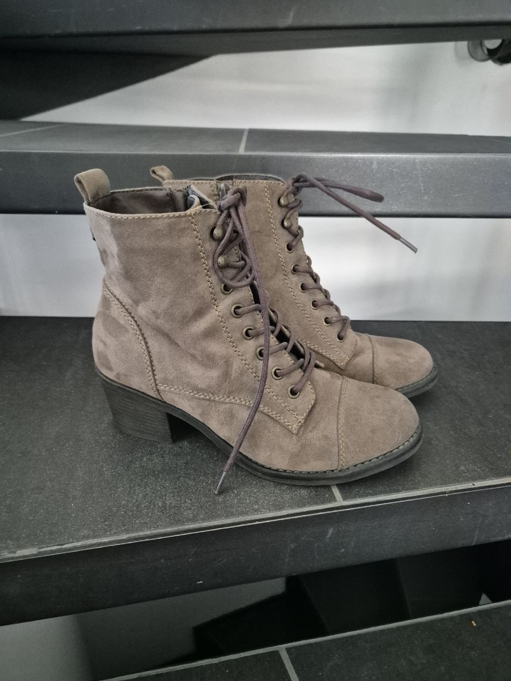 Scarpe da donna: Schuhe 37 – Usato da Würenlingen venduto da kuh33