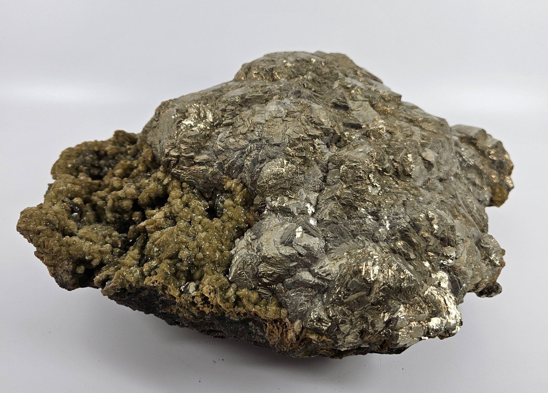 Minerali & Pietre curative: Grosse Pyrit-Stufe von Trepca, Kosovo – Usato da Uzwil venduto da Chobel1 2