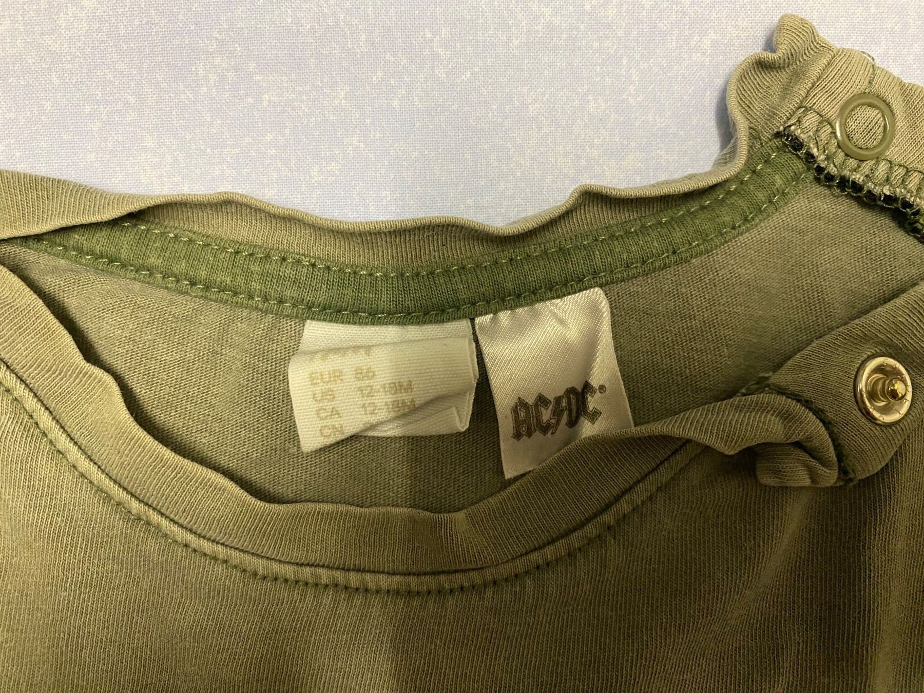 H&M T-shirt: T-Shirt AC/DC in Grösse 86 – Usato da Sissach venduto da SV-650 1