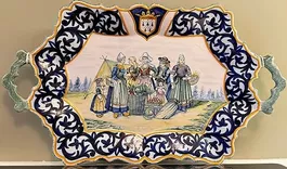HENRIOT QUIMPER Plat Décoratif