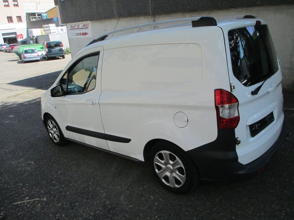 Ford-Courier 2