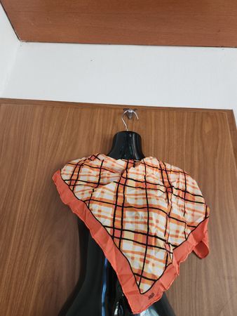 Foulard  soie Biba carre motif carreaux orange
