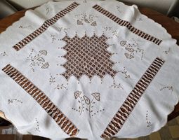Kleine Tischdecke , Handarbeit