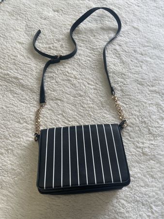 Sac à bandoulière rayé noir et blanc - Tendance