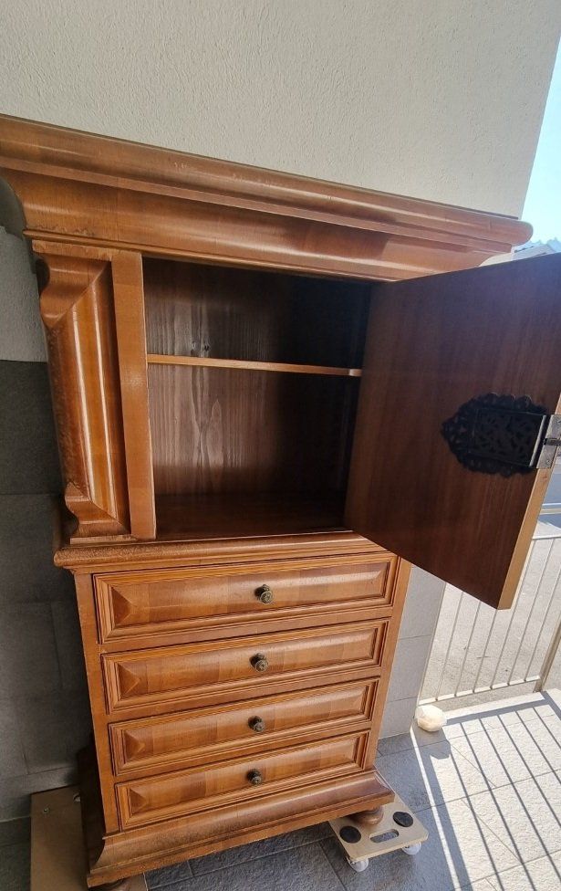 Schränke: Sehr schöner Windelschrank Windellade antik – Gebraucht aus Flums von Flumsantik 3