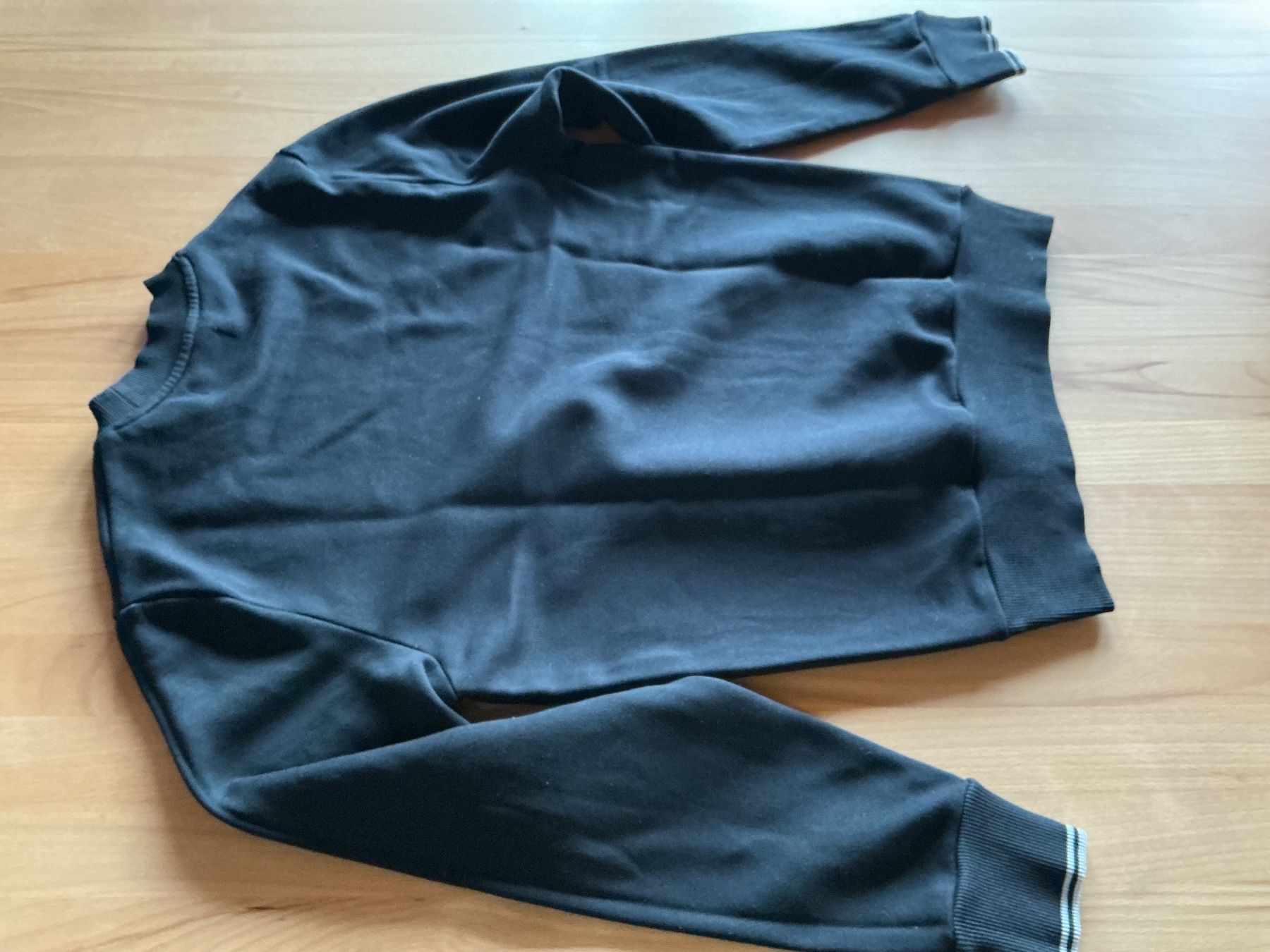 Pullover & Sweatshirts: Pullover Schwarz, Gr. S, Fred Perry – Gebraucht aus Schinznach Dorf von Balz1968 1