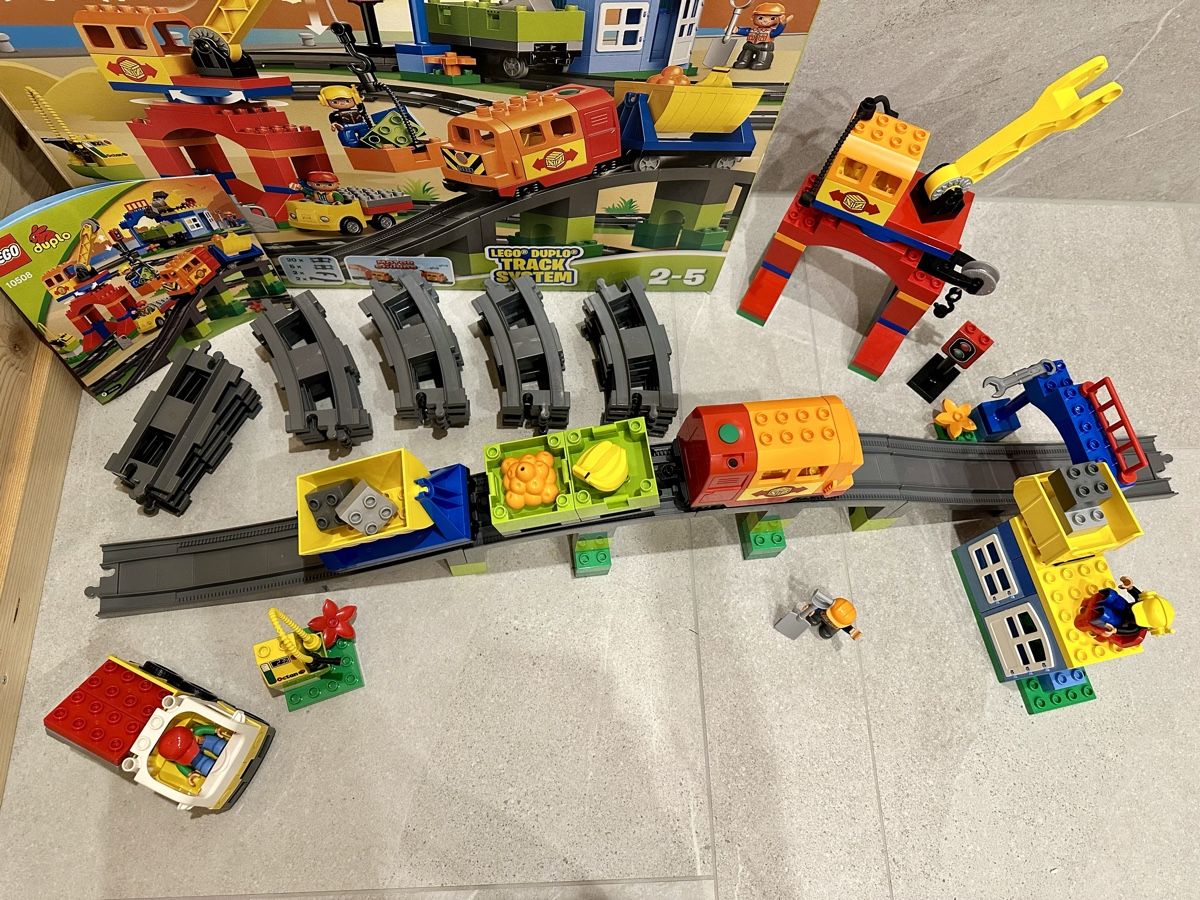 Duplo Spielzeuge: Lego Duplo 10508 Güterbahnhof Zug – Gebraucht aus Waldstatt von  1