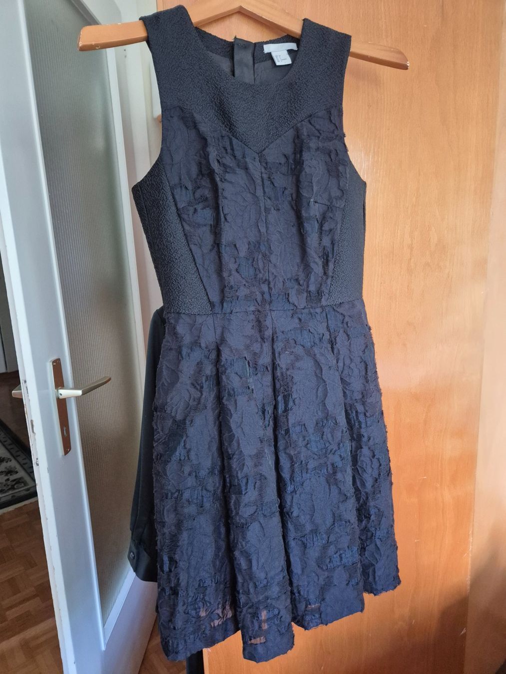 H&M Vestiti: Abito nero elegante, H&M taglia 34 – Nuovo (secondo la descrizione) da Vessy venduto da erisakapllani 2