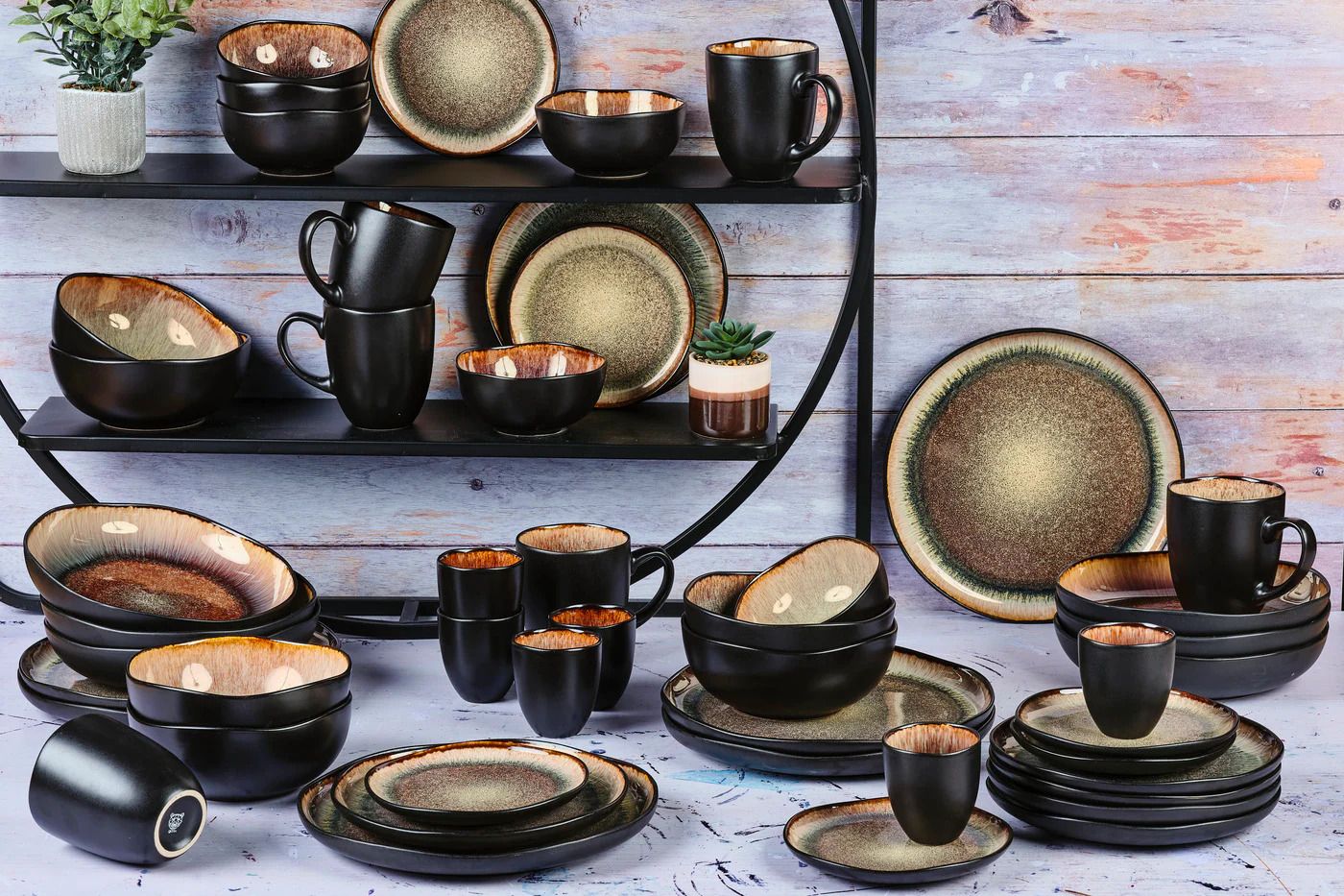 Set di piatti: Geschirr-Set IRIS – Nuovo e nell'imballaggio originale da Bremgarten AG venduto da simpliCH 1