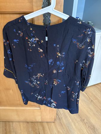 OUI Bluse, Gr. 36, Dunkelblau mit Blumenmuster