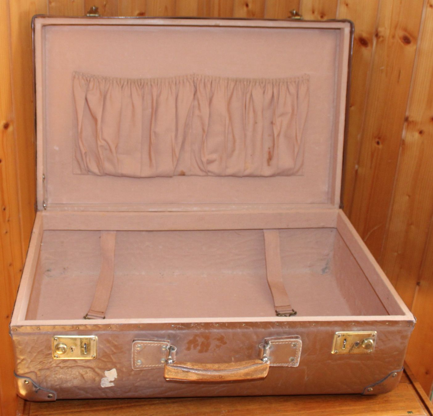 Valigie: antiker Koffer (M) – Usato da Schaan venduto da antikes_und_kurioses 2