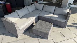 Loungeecke / Couch mit Tisch (optional: Aufbewahrungsbox)