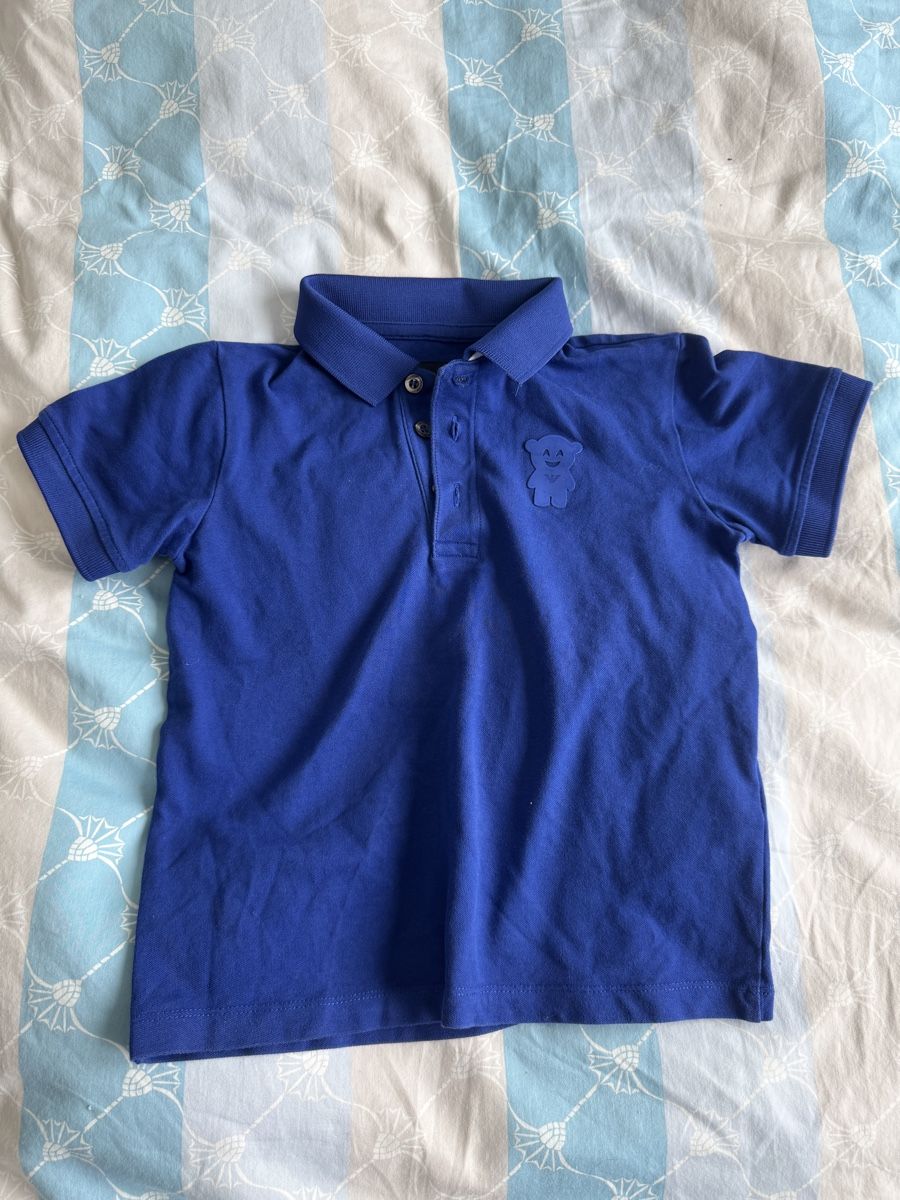 Hemden, T-Shirts & Polos: Armani Kinder T- Shirt  – Gebraucht aus Menzingen von Dali2504