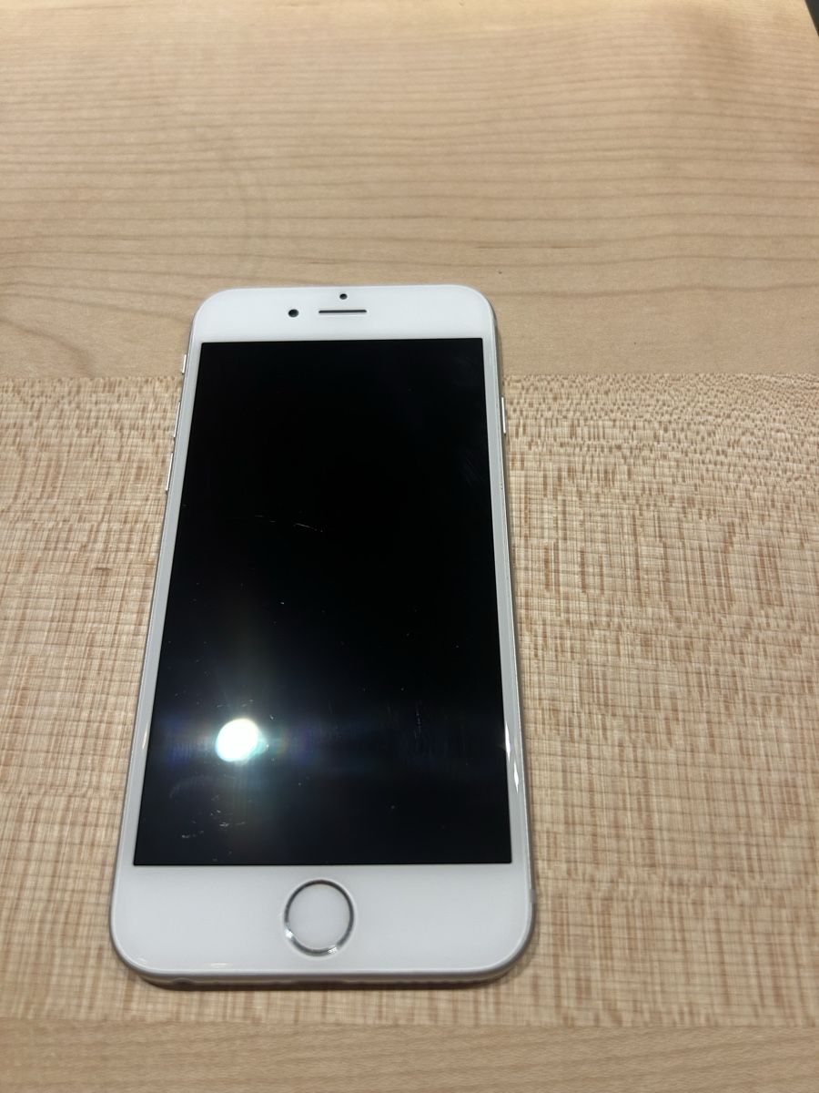 Apple Telefoni cellulari / Smartphones: iPhone 6 - Silver - 64GB – Usato da Zürich venduto da uniking 1