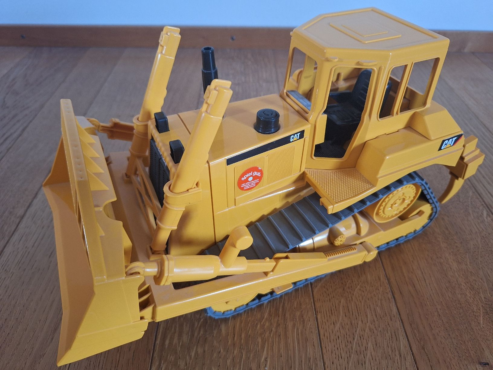 Bruder Giocattoli: Bruder Cat Bulldozer / Planierraupe – Usato da Affeltrangen venduto da Salz-Pfeffer