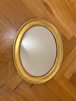 Ovaler Vintage Wandspiegel goldfarben