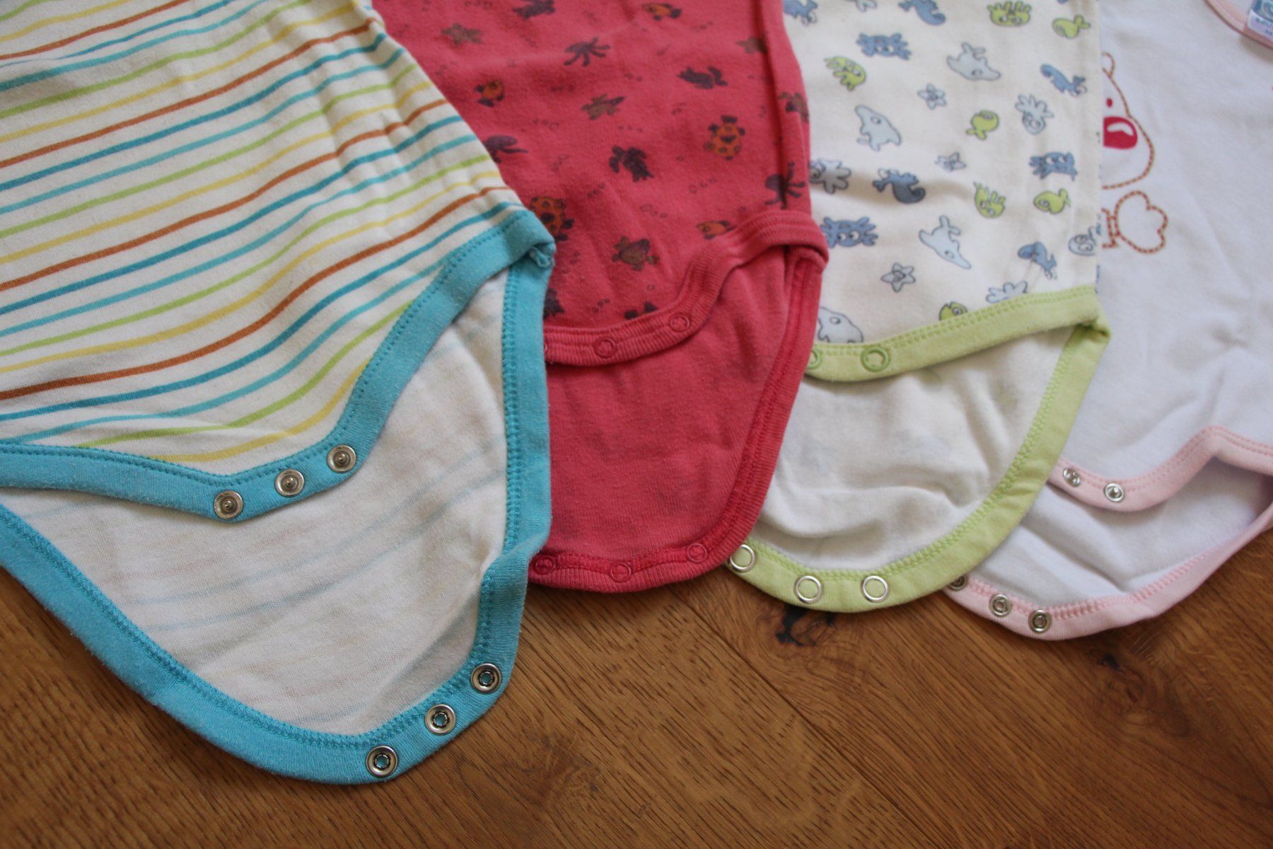Lotti & Set di vestiti: Bodypaket, Grösse 62-68, 4 Stück – Usato da Heiligkreuz (Mels) venduto da PascalWa 2