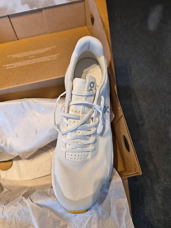 On Herrenschuhe: On Cloudnova Form 2 – Neu und originalverpackt aus Lengnau BE von pja_66q6