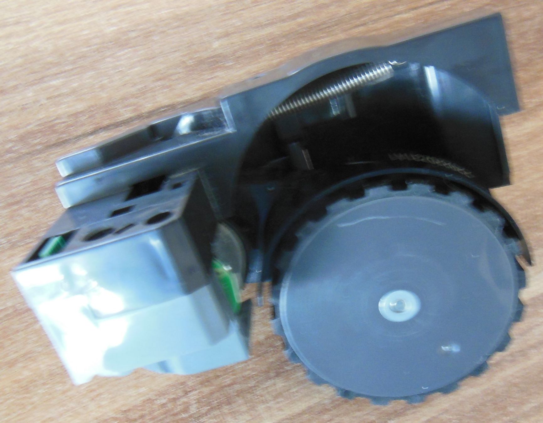 Irobot Aspirapolveri & Accessori: iRobot Roomba Roboterstaubsauger Antriebsrad rechts – Usato da Münchwilen TG venduto da ecudos10 1