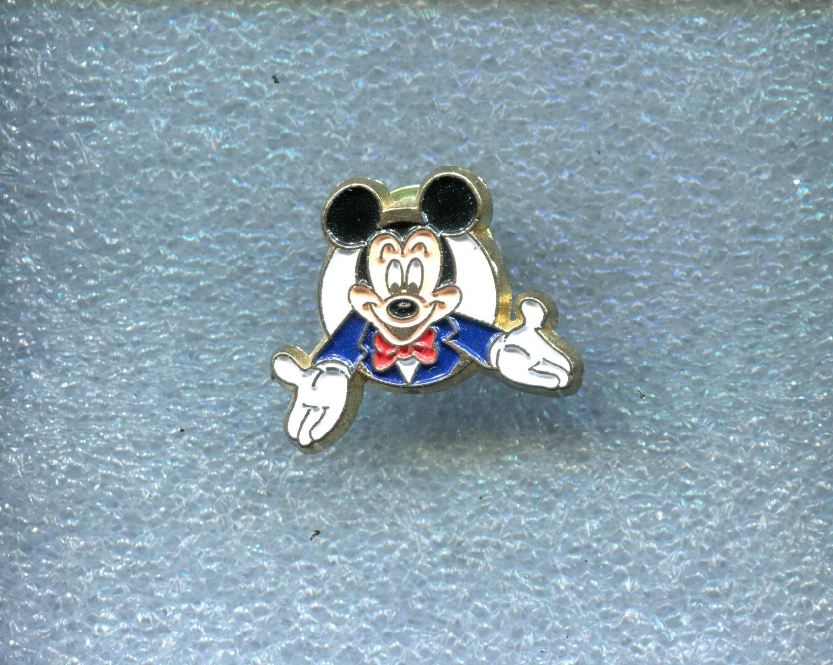 Disney Plaketten & Abzeichen: Mickey Maus – Gebraucht aus Winterthur von Sammleroase