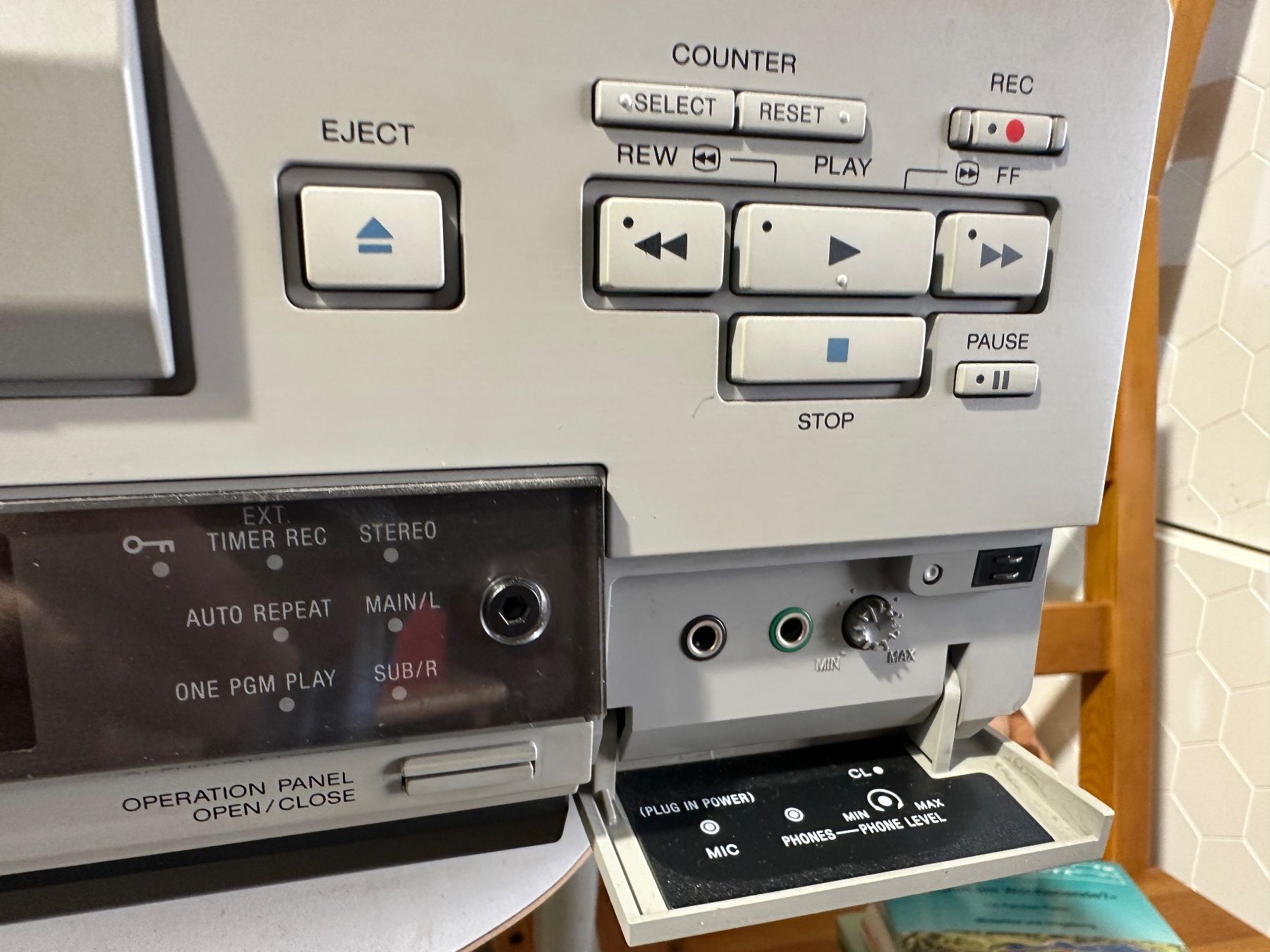 Sony Aufnahmegeräte: Sony DSR-30P digital Videcassette Recorder – Gebraucht aus Zürich von atlantis77 8