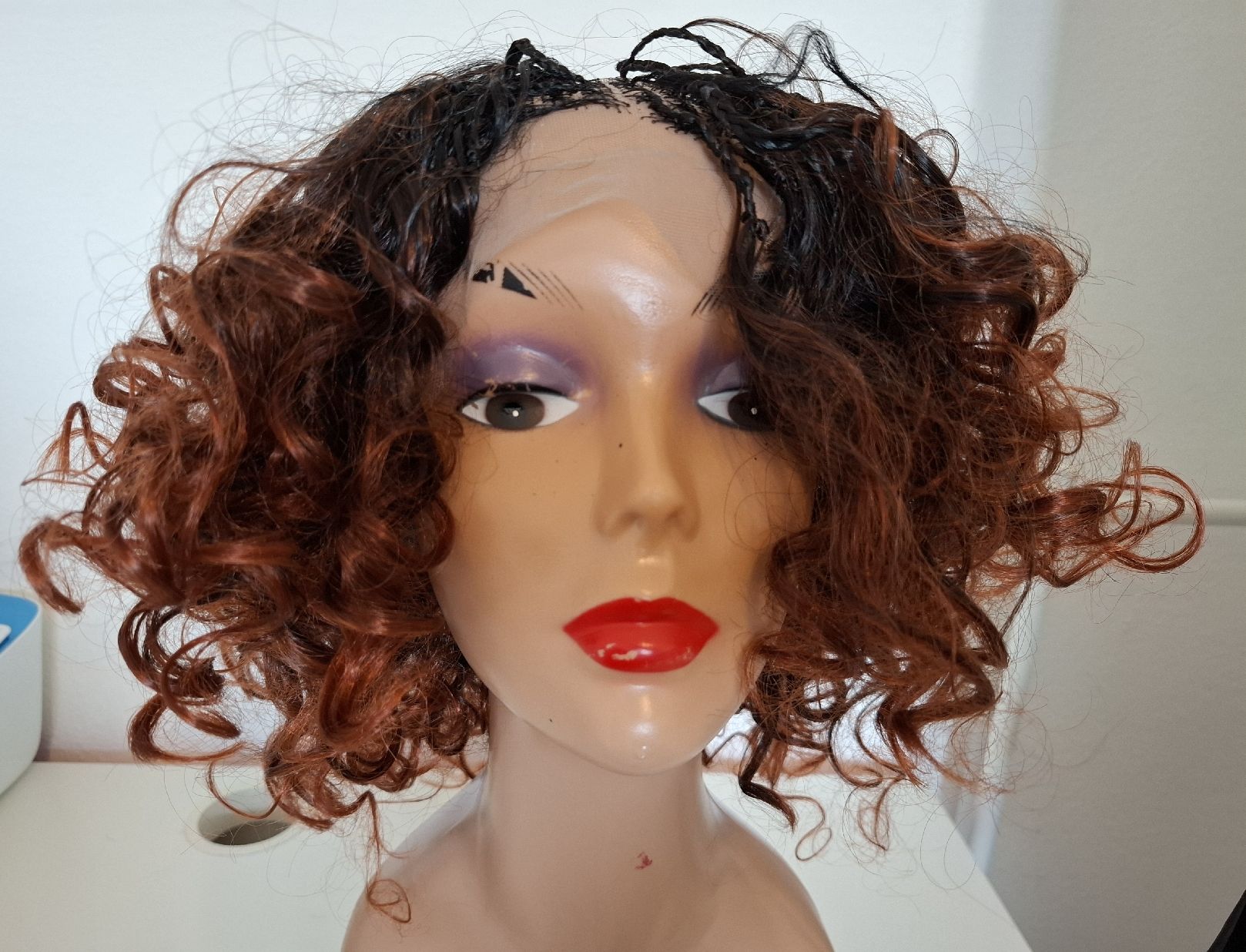 Parrucche: Short Copper Curly Wig | Voluminous Style – Nuovo (secondo la descrizione) da Lausanne venduto da usa_xd5k