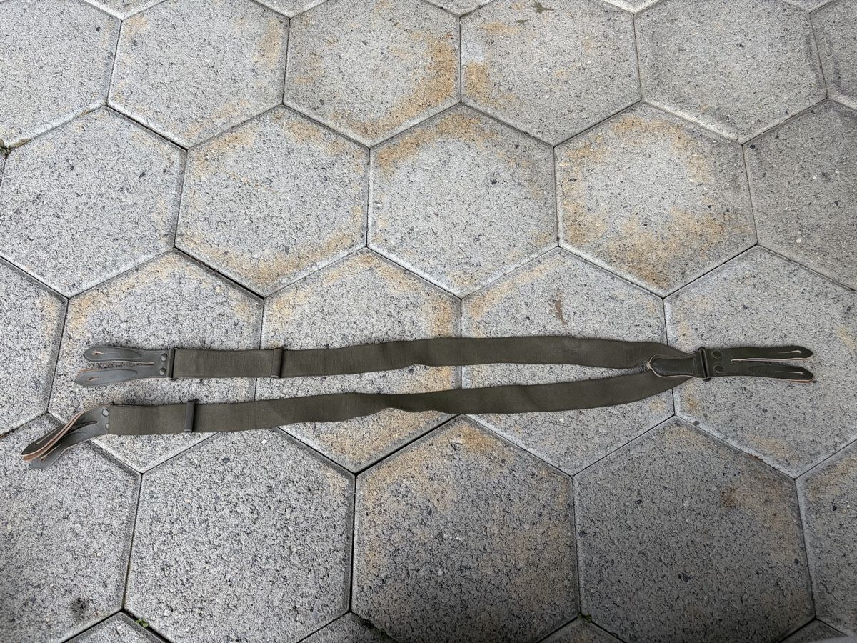 Uniformi: DDR/ NVA Hosenträger – Usato da Balsthal venduto da Sven.sch
