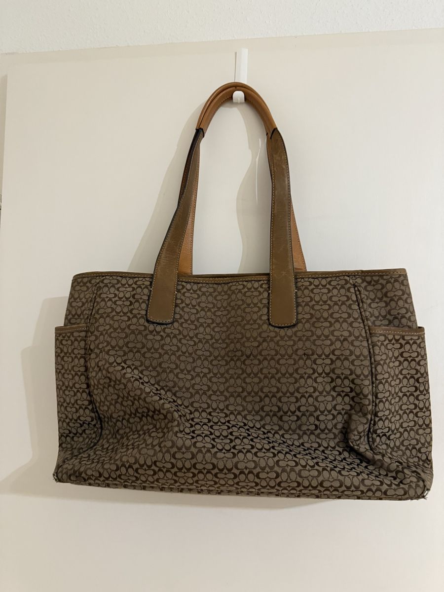 Taschen für Damen: Coach Handtasche Monogramm Muster braun gebraucht – Gebraucht aus Gümligen von elh_2p27 2