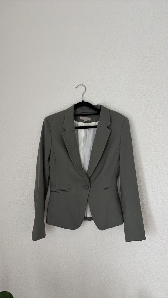 Anzüge & Kostüme: Blazer vert coupe cintrée 36  – Gebraucht aus Prilly von hei_5q56