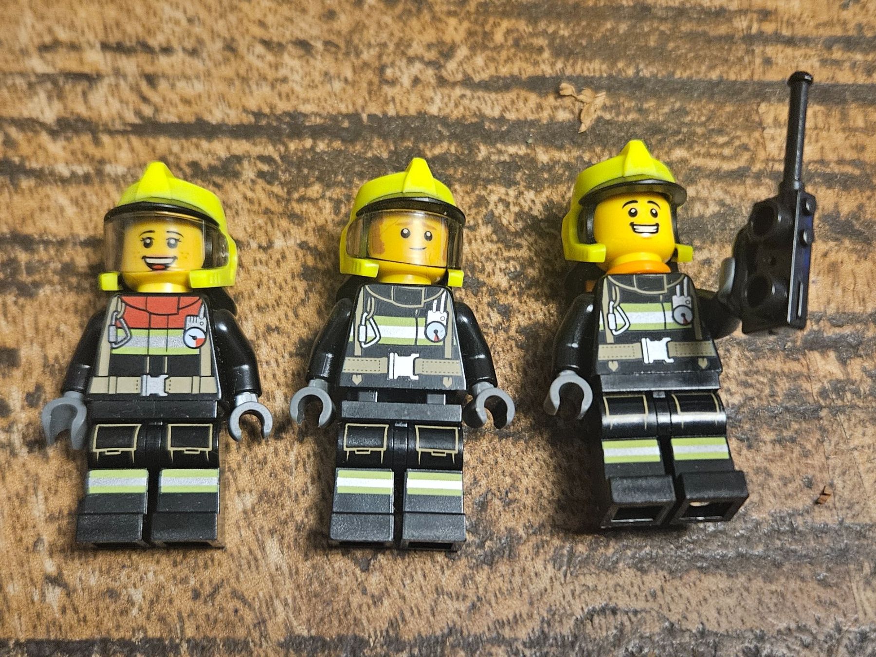 Lego Kit di costruzioni: lego lot de 3 figurines – Usato da Confignon venduto da Ecrofigs