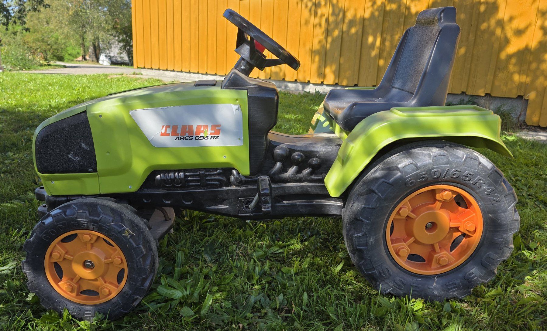 Veicoli per bambini: LLAAS Pedal Kinder Traktor – Usato da Wald AR venduto da mic_vvt8