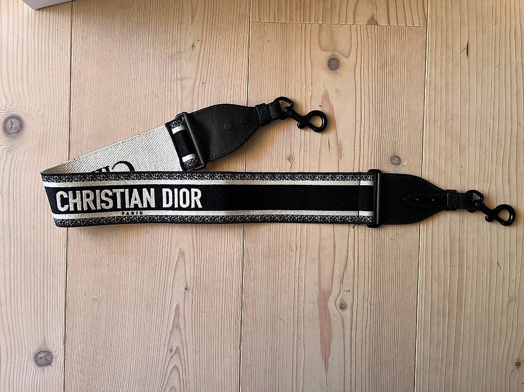 Altro in  Abbigliamento & Accessori: Dior Saddle Bag with Strap + Adjustable Shoulder Strap  – Usato da Ittigen venduto da san_9pr8 4